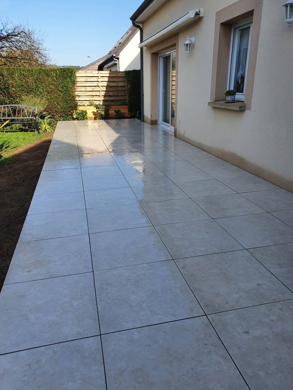 terrasse en dalles ceramique posees sur plots